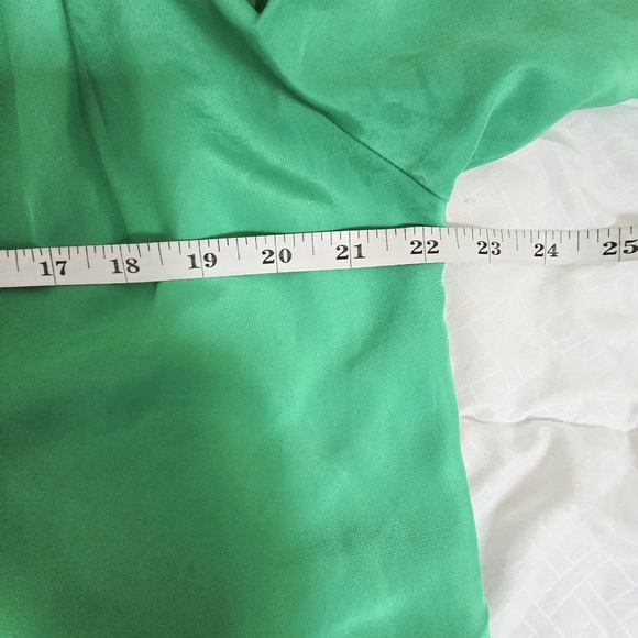 Vintage Susan Hutton Green Silky Blouse w/High Neckline - Picture 5 of 9